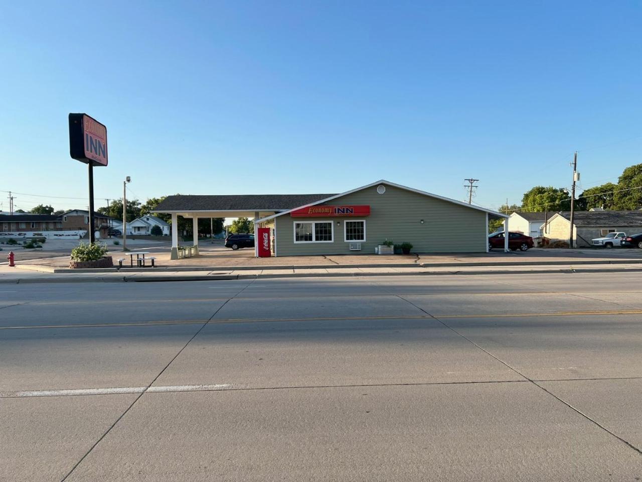 Economy Inn Mccook Exterior foto