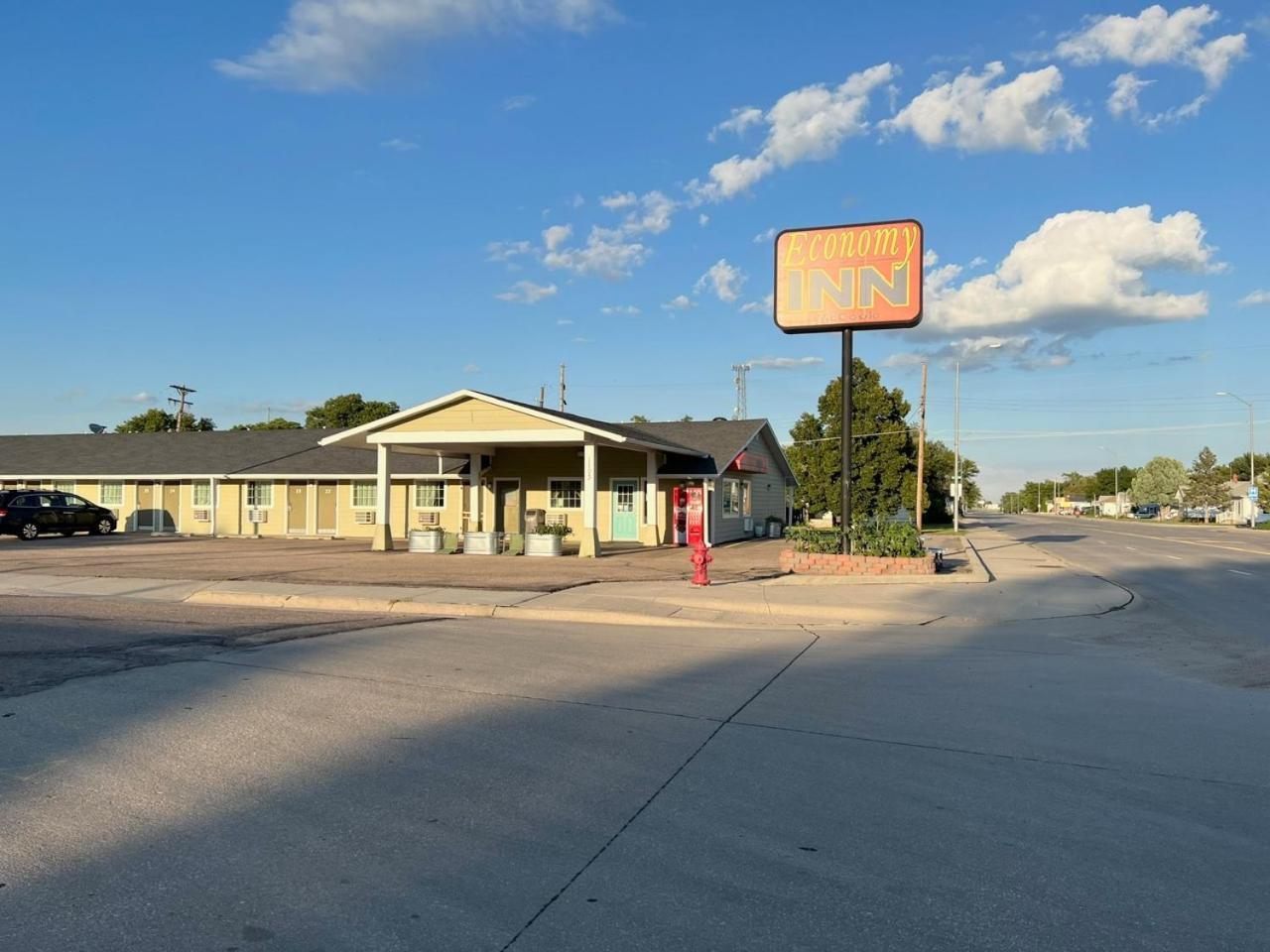 Economy Inn Mccook Exterior foto